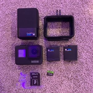 Gopro Hero 7 Waterproof along with all parts